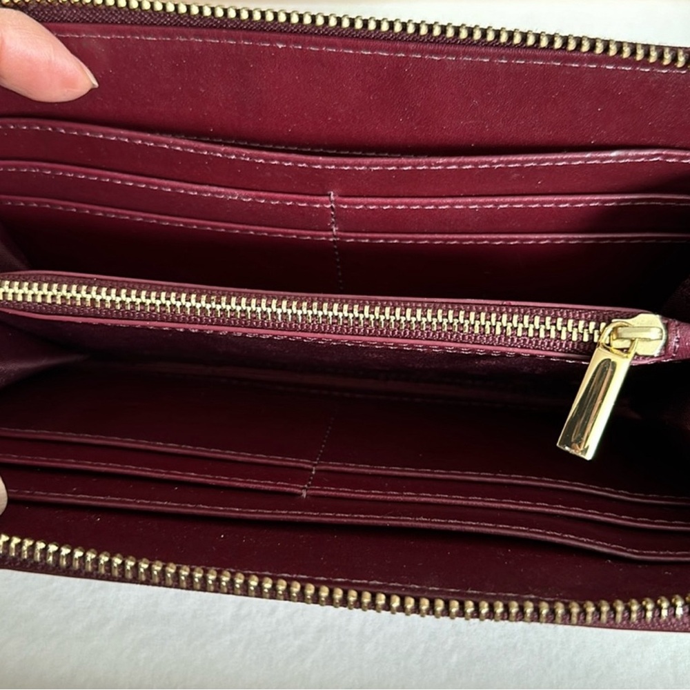 Tory Burch Wallet - Picture 4 of 10